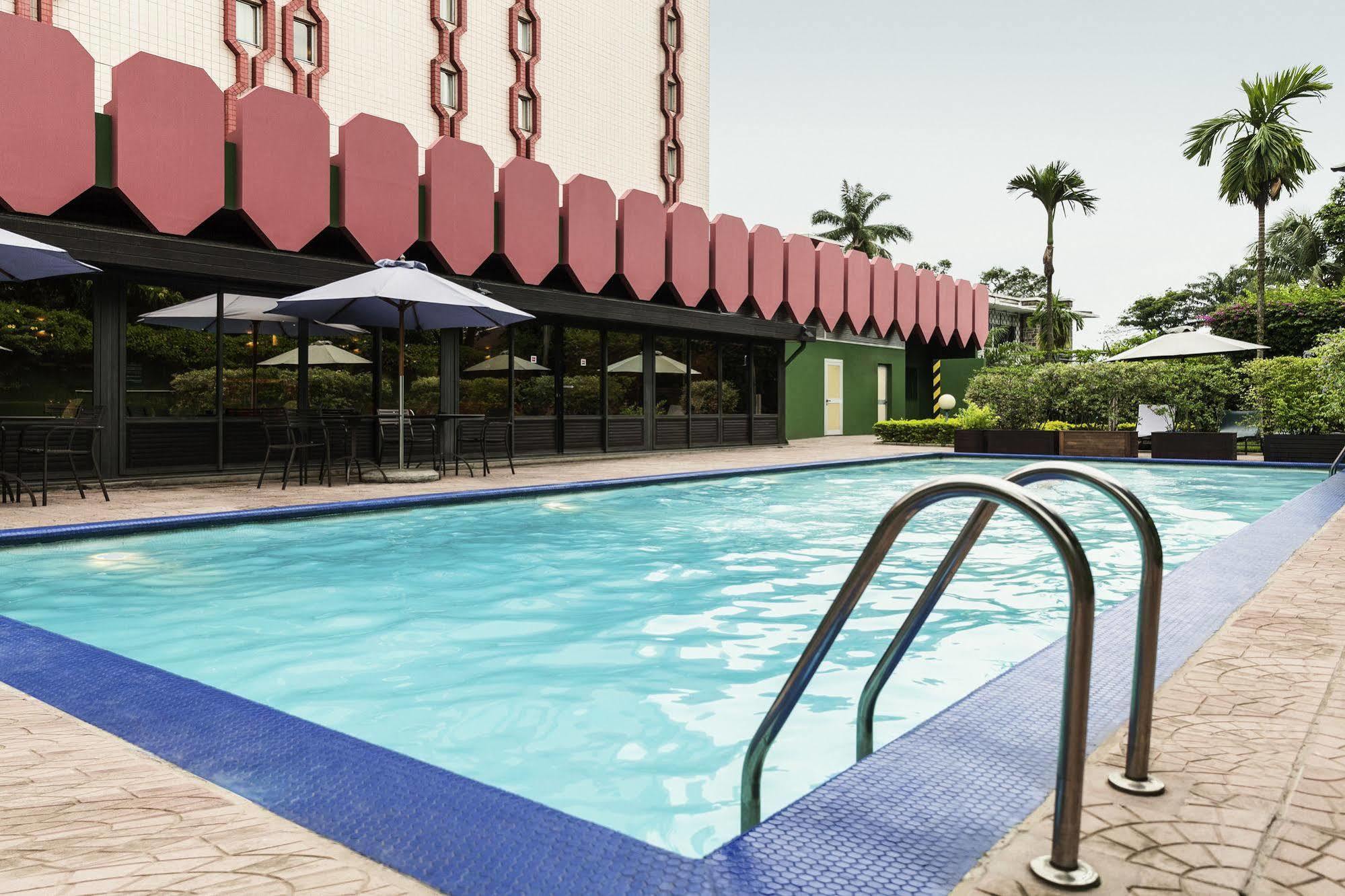 Hotel Ibis Douala Exteriér fotografie